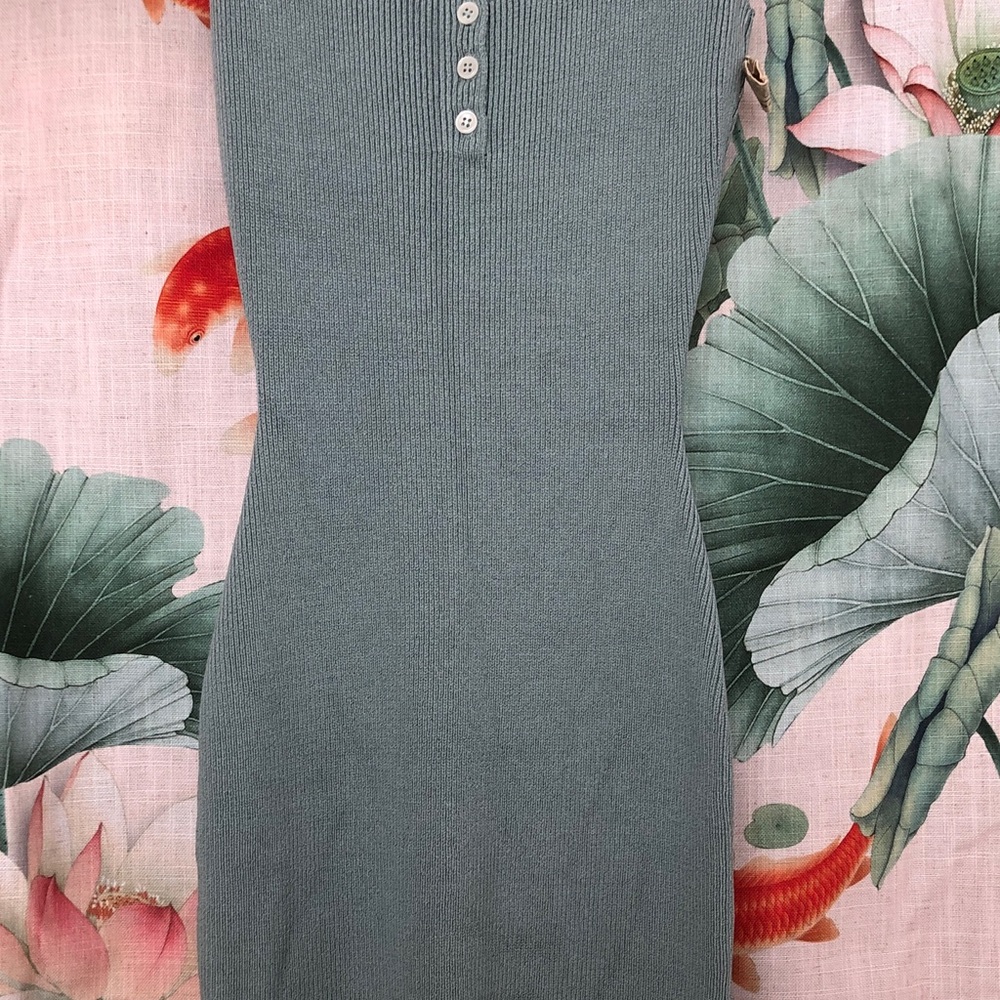 Vintage Sleeveless Maxi Knit Dress in Sage Green with Colorblock Hem - Picture 4 of 11